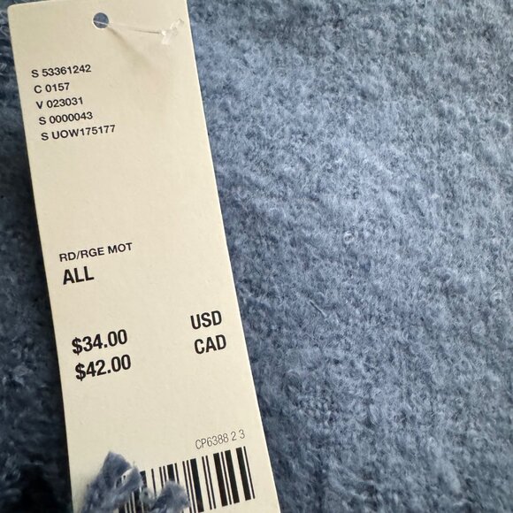 urban outfitters Fuzzy Plaid Scarf With Fringe Edges Blue & White Check Pattern - Picture 5 of 8